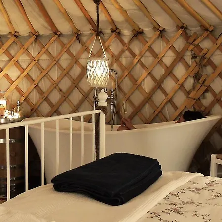 Glamping Abruzzo - The Yurt * Catignano